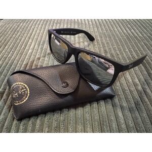 Ray-Ban Black Sunglasses with Case